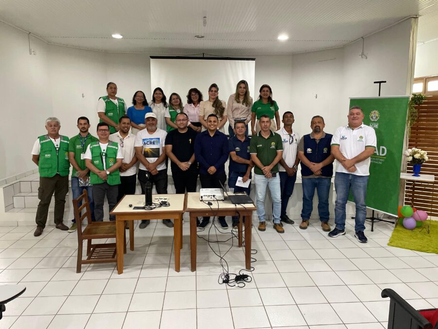 Diretor do Centro Socioeducativo Purus participa de reunião com gestores de Sena Madureira para capacitação de servidores