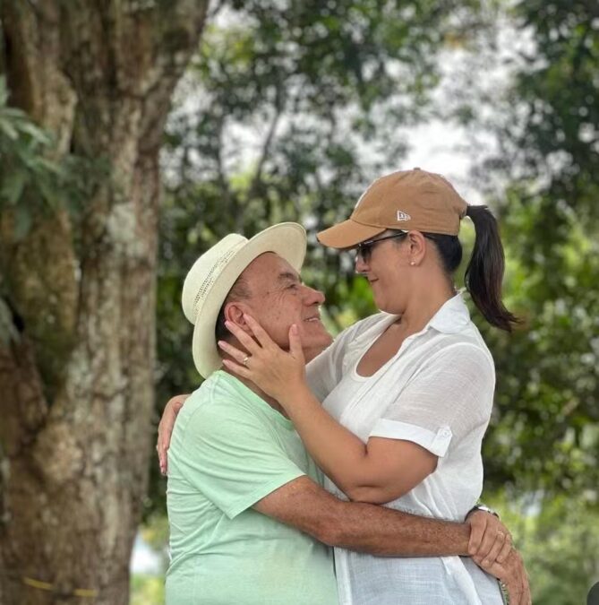 Prefeito de Rio Branco justifica nomeação da esposa como chefe de gabinete: “O Brasil inteiro faz isso”