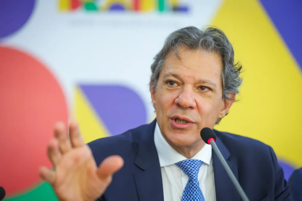 Haddad se reúne com TCU para tentar liberar R$ 6 bilhões bloqueados do Programa Pé-de-Meia
