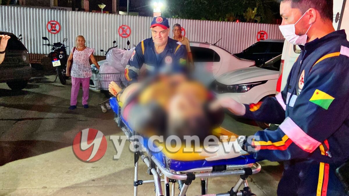 Homem leva facada no peito e caí em pátio de supermercado de Rio Branco