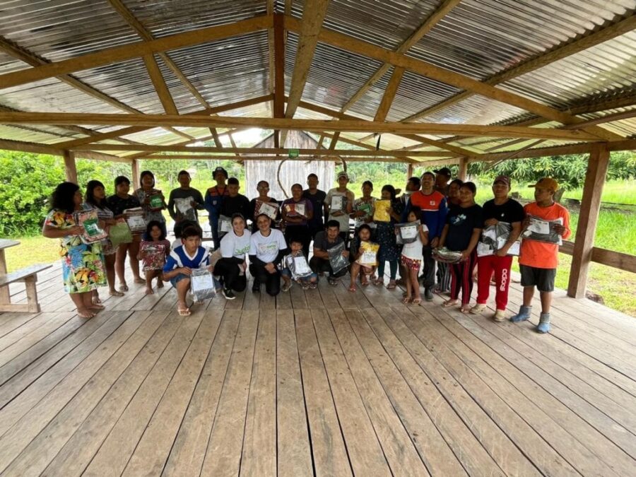 Governo do Acre distribui mais de 400 peças de vestuário social para comunidades indígenas na fronteira