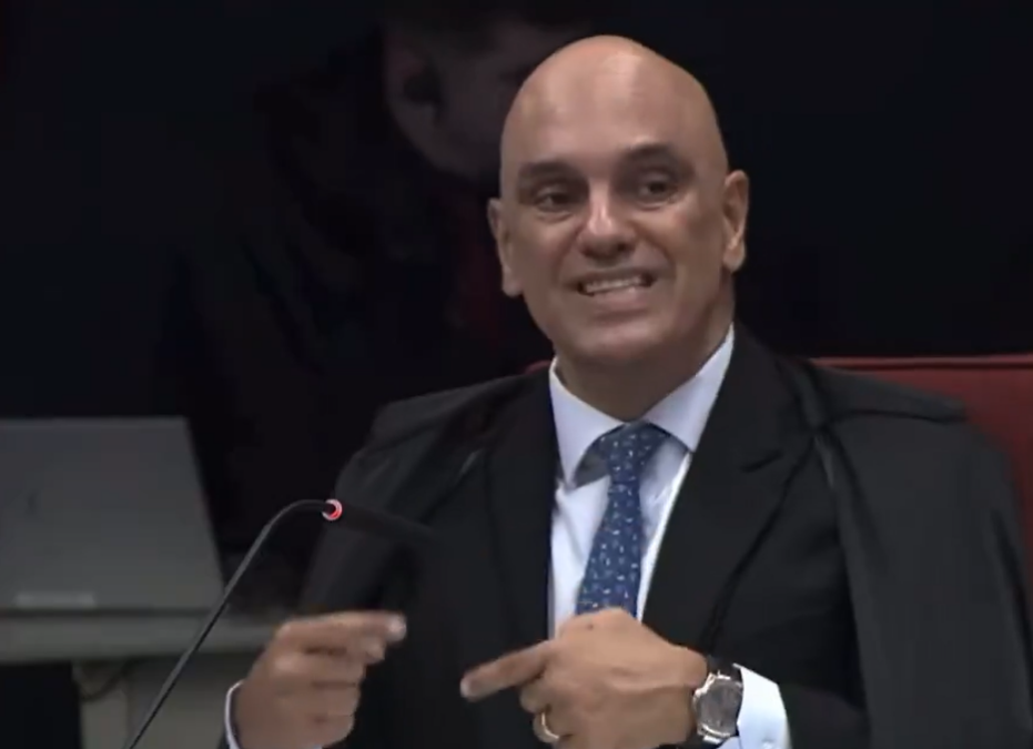 VÍDEO: Alexandre de Moraes rebate defesa de Bolsonaro e comprova acesso a documentos das investigações