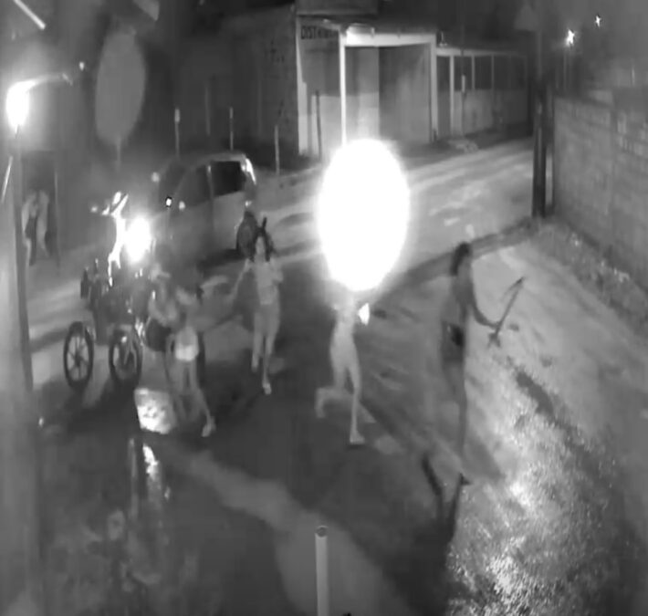 Vídeo registra ataque a tiros em Rio Branco; bebê é baleado na cabeça e adolescente fica ferido