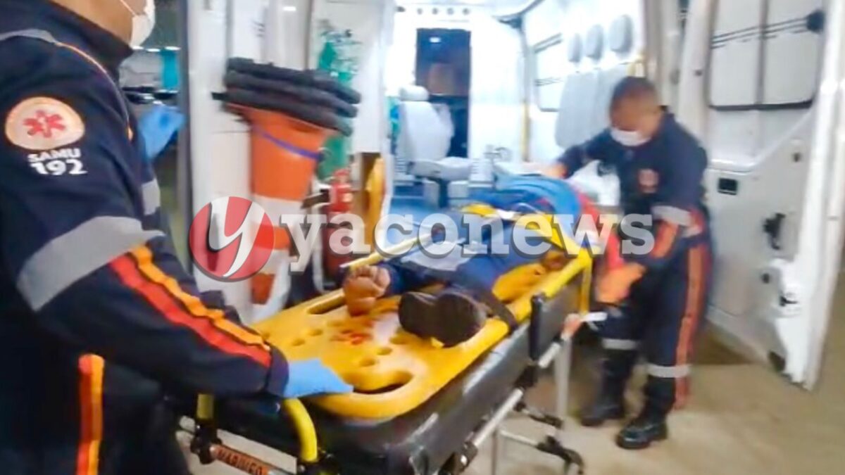 Mulher tenta atravessar avenida movimentada de Rio Branco e é atropelada por motociclista