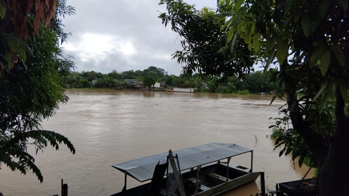 Rio Iaco tem vazante de 12 cm, mas permanece na cota de alerta em Sena Madureira