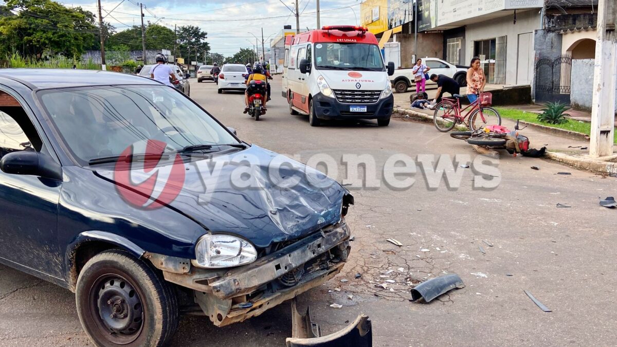 Casal fica gravemente ferido após colisão entre carro e moto em avenida movimentada de Rio Branco