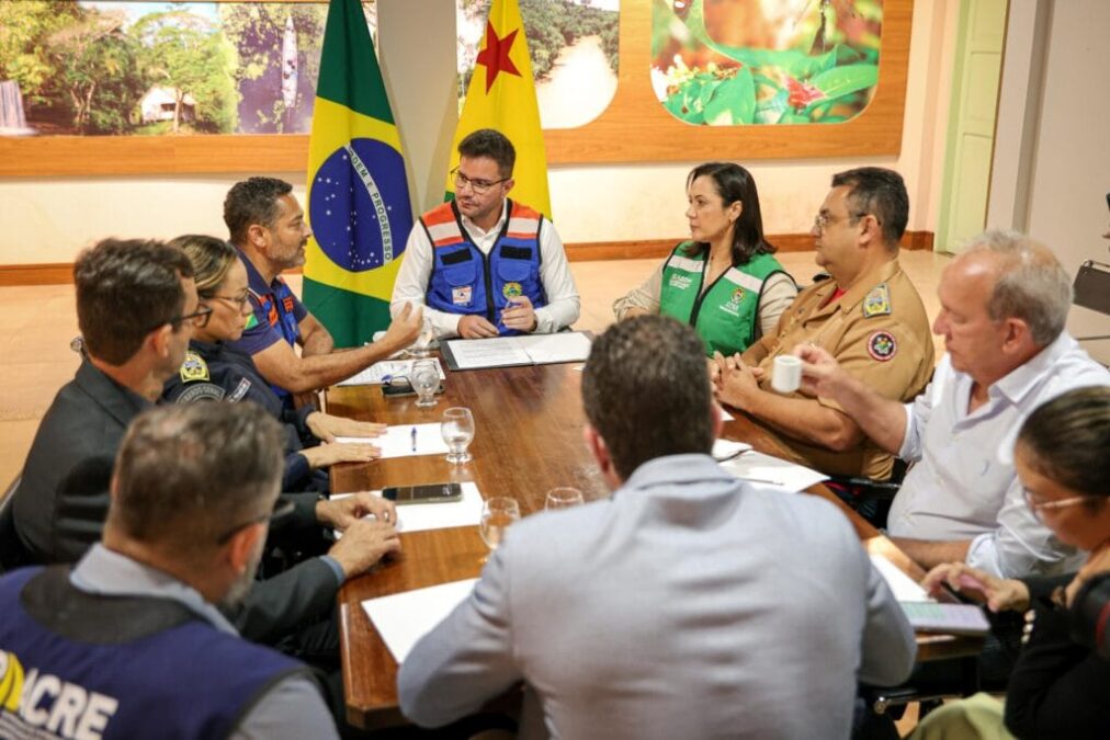 Acre declara emergência após rios ultrapassarem níveis de transbordamento