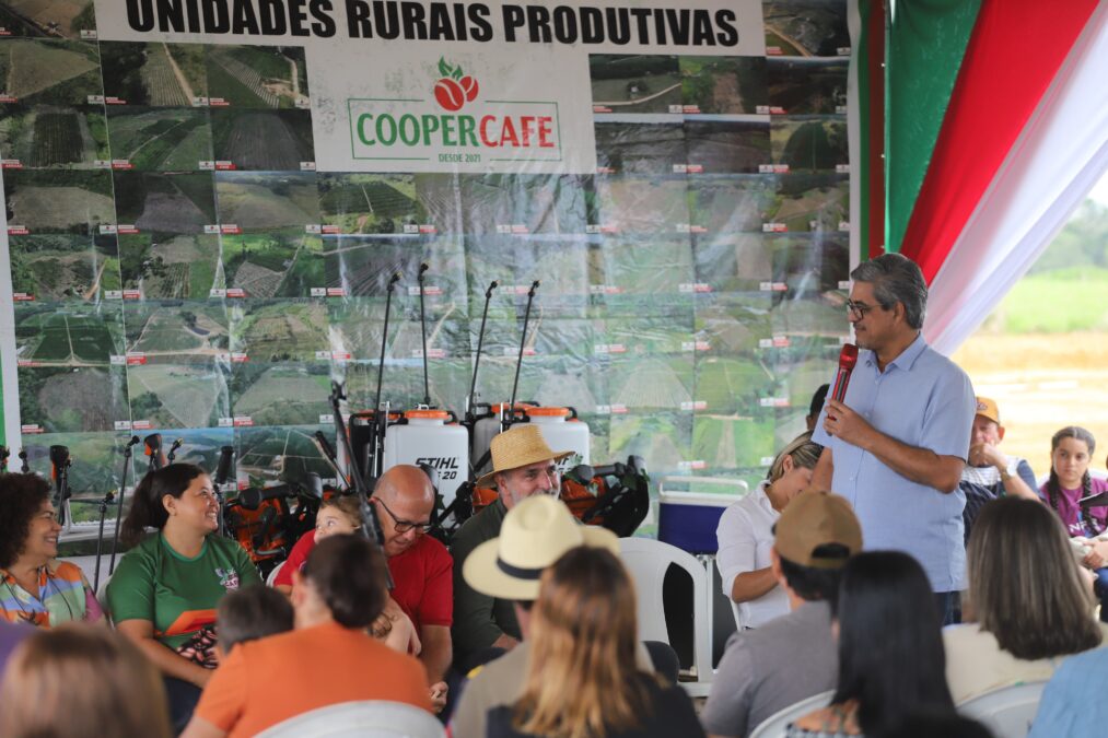Edvaldo Magalhães destaca trabalho de Perpétua Almeida no apoio à Agricultura Familiar: ‘a nossa vida toda foi sempre de investir no coletivo’