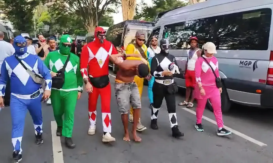 Polícia disfarçada prende homem com celulares roubados durante bloco de carnaval em SP