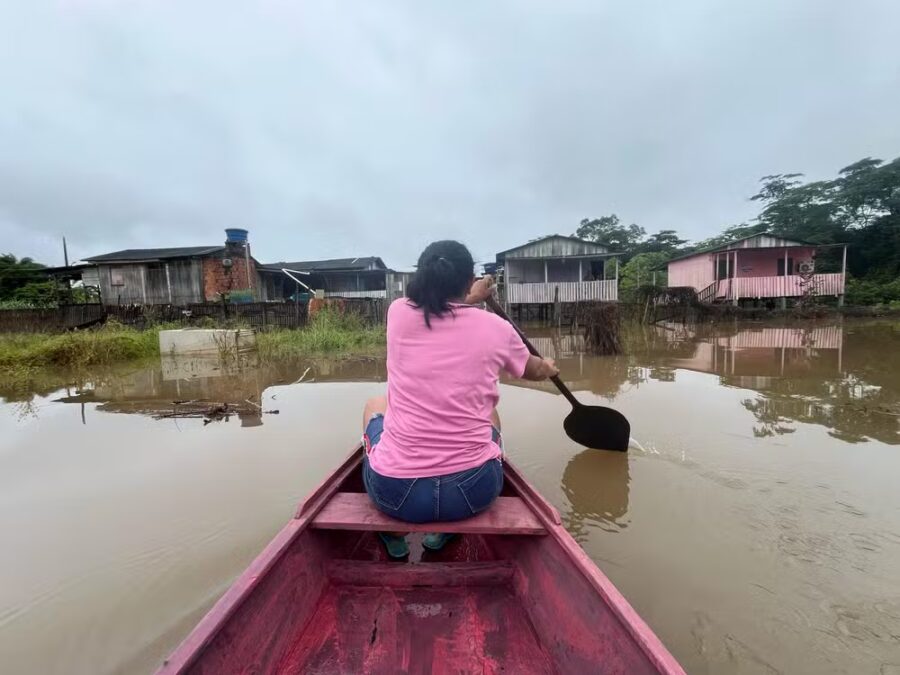 Rio Acre transborda em Rio Branco e afeta 300 famílias em diversos bairros