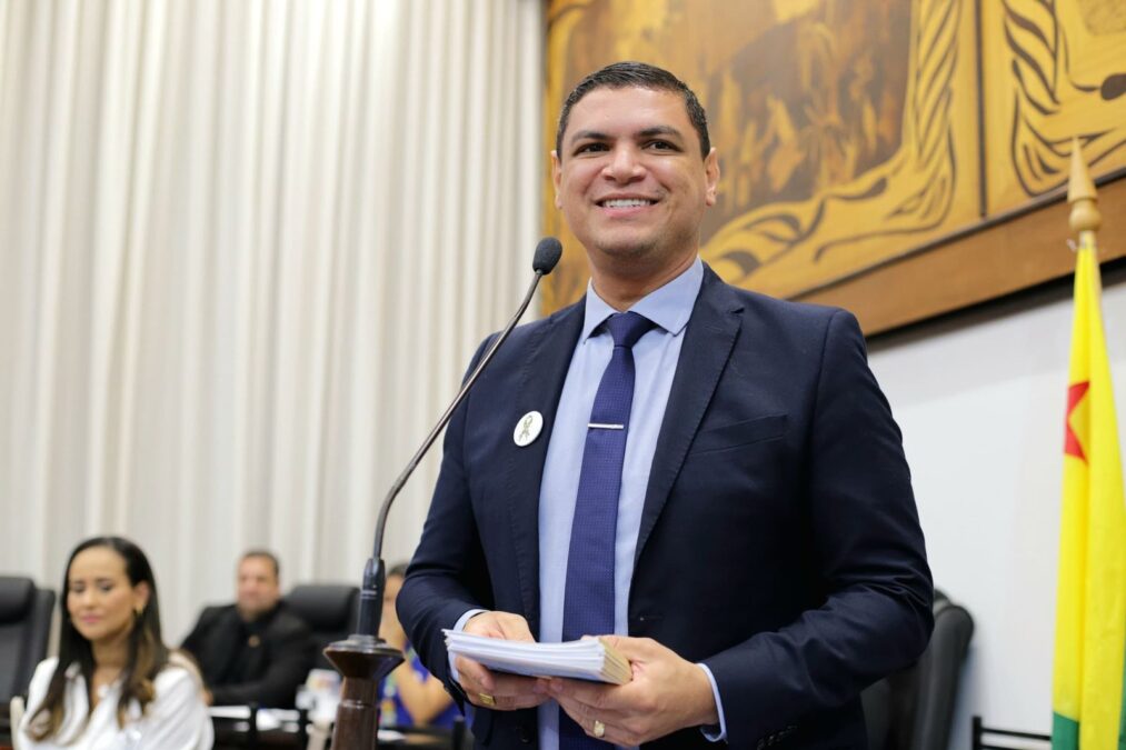 Entre lágrimas e aplausos, deputado Tio Pablo presidi sessão solene que destaca desafios e avanços na causa autista