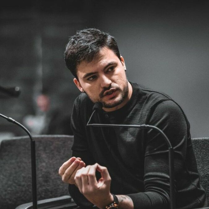 Felipe Neto anuncia pré-candidatura à presidência