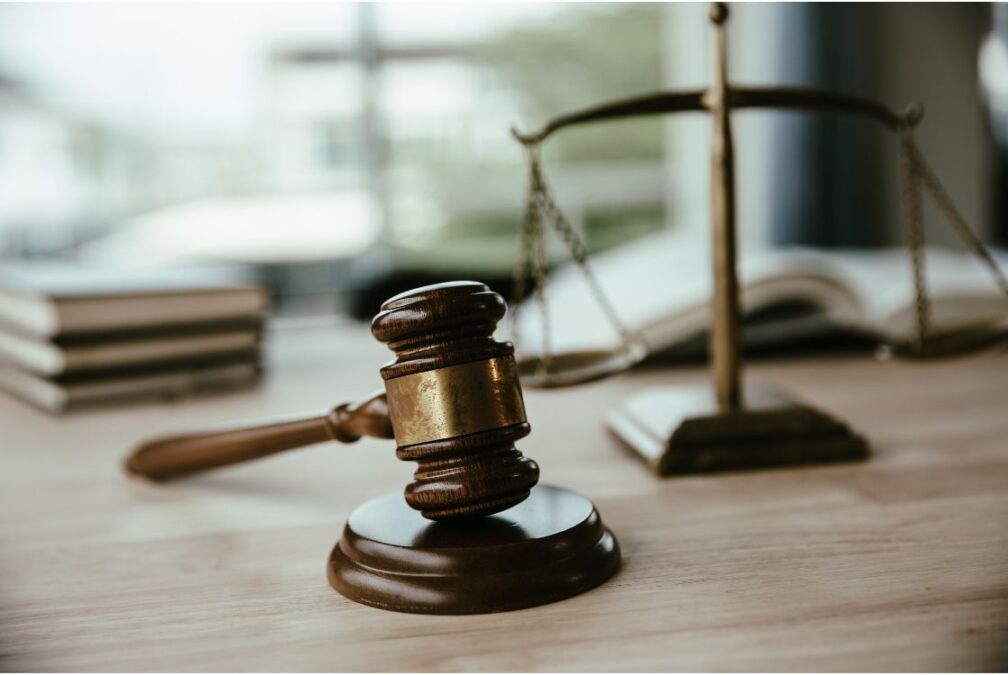 Justiça mantém indenização de R$ 90 mil a aluno que perdeu parte da visão ao ser atingido por caneta em escola pública
