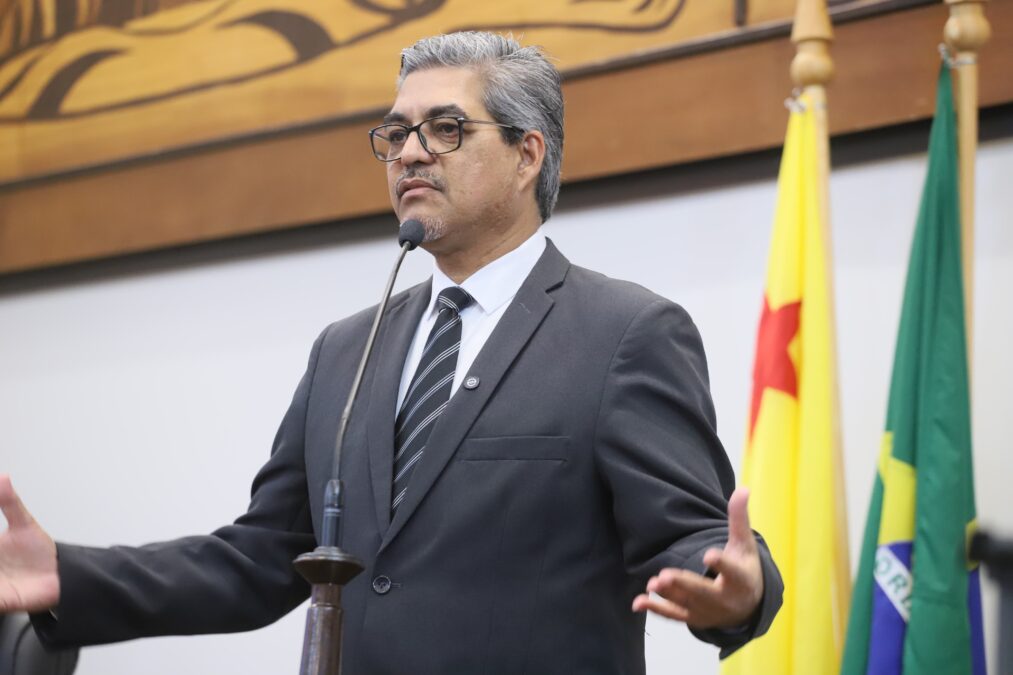 Edvaldo Magalhães diz que videoaula do concurso da Educação não tem critérios objetivos de avaliação e não descarta ‘chuva’ de judicialização
