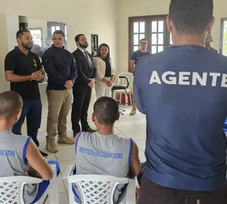 Adolescentes do Centro Socioeducativo Purus, em Sena Madureira, iniciam curso de barbeiro com foco na reintegração social