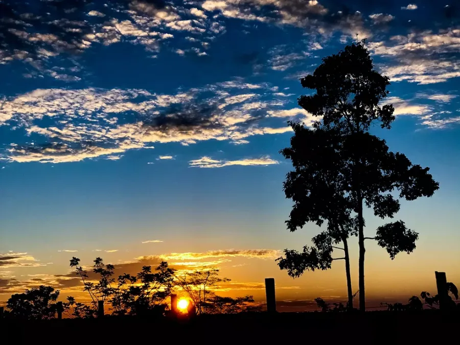 Terça-feira será quente, com sol entre nuvens e possibilidade de chuva rápida no Acre e região