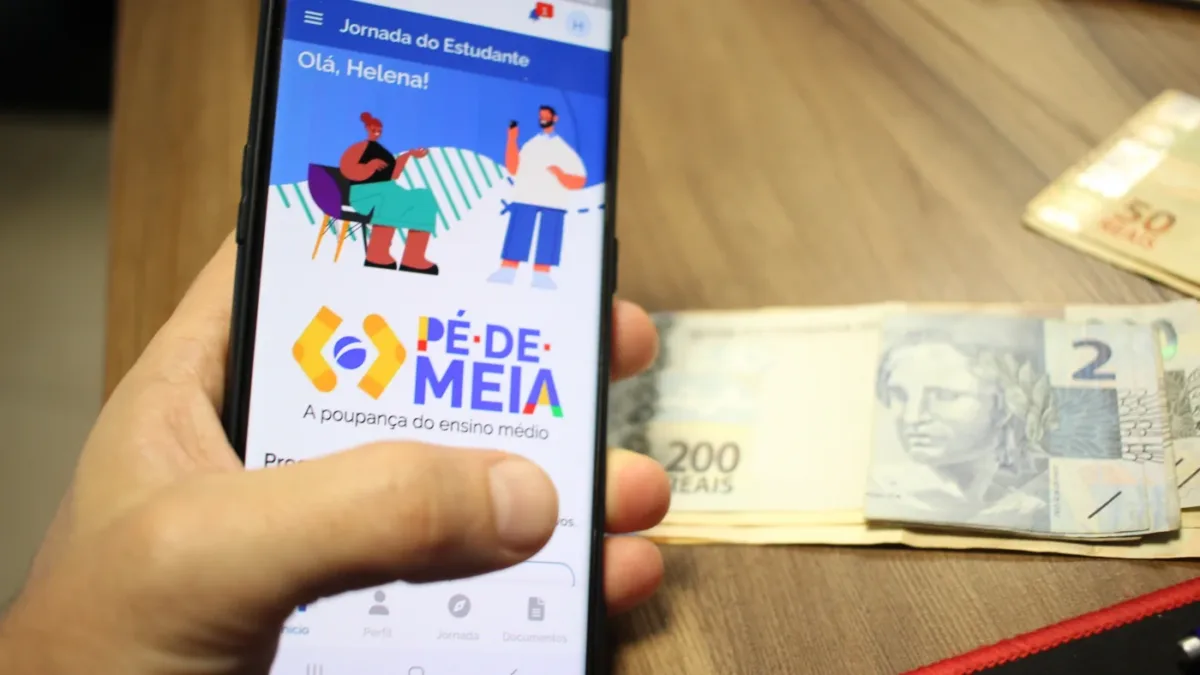 Pé-de-Meia: estudantes nascidos em março e abril recebem parcela de R$ 200