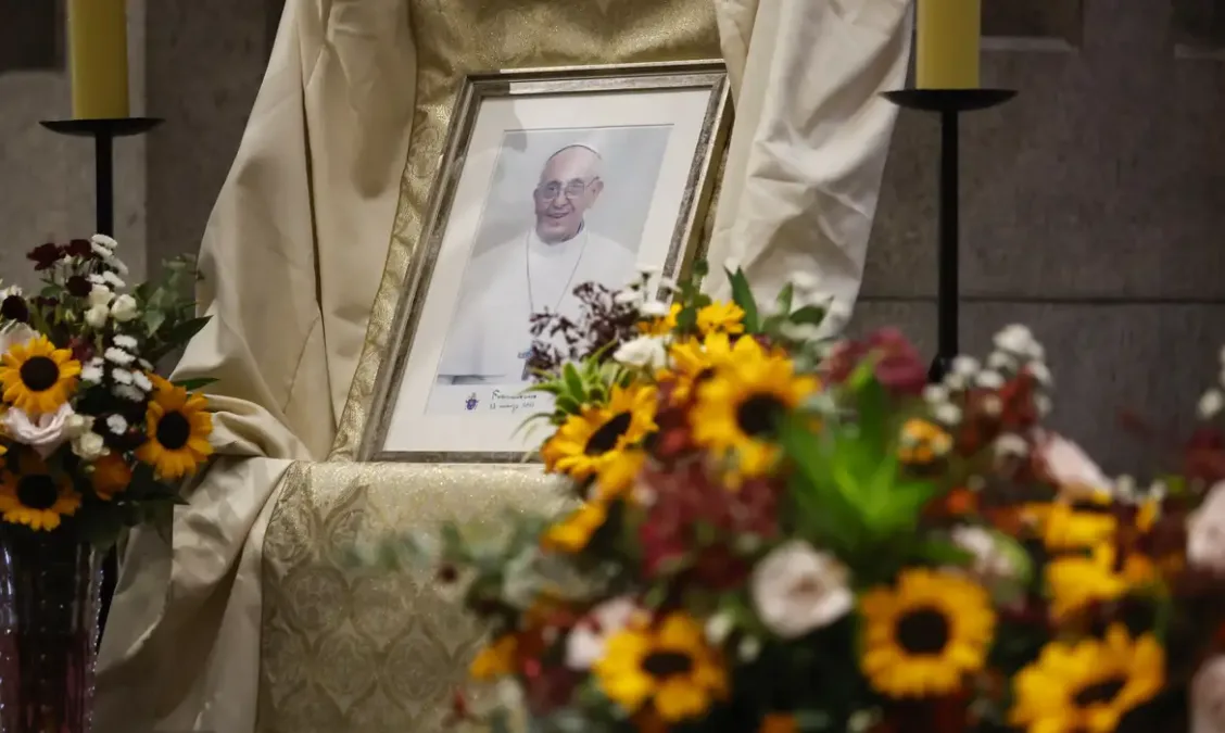Boletim oficial confirma morte do papa Francisco após AVC e colapso cardiovascular