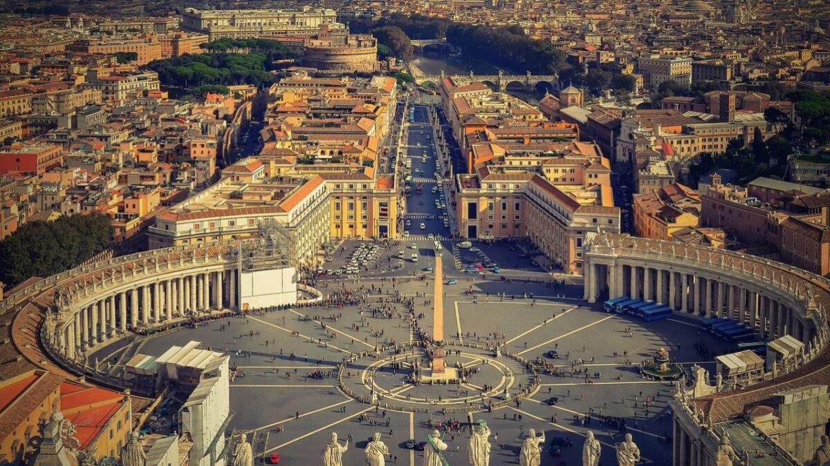 Vaticano já teve 266 líderes — entre papas, antipapas e uma possível papisa; veja a lista completa