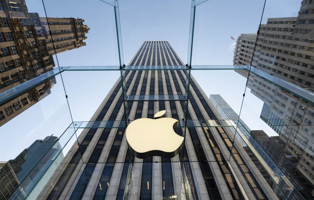 Apple avalia aumento no preço do iPhone em meio a tarifas e produção fora da China
