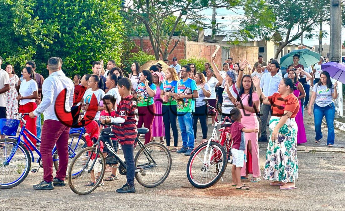 “Queremos viver em paz!”: moradores da Cidade do Povo fazem passeata contra a violência em Rio Branco