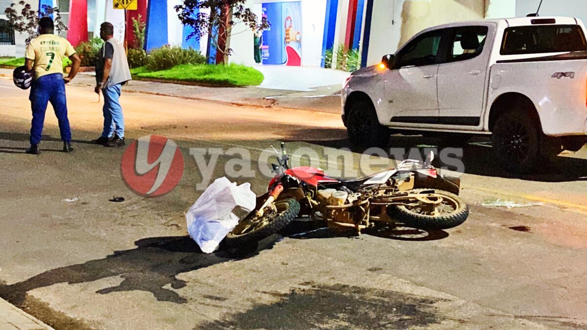Colisão entre motos deixa motociclista com fratura exposta na perna em avenida movimentada de Rio Branco