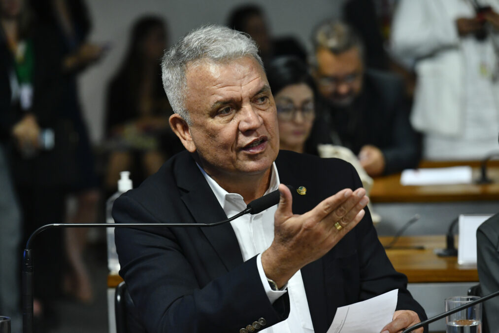Petecão quer mudar lei para reforçar o papel dos pais na proteção digital dos filhos