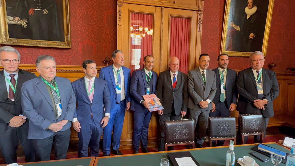 Petecão participa de missão na Europa e defende investimentos em tecnologias para modernizar a infraestrutura no Acre