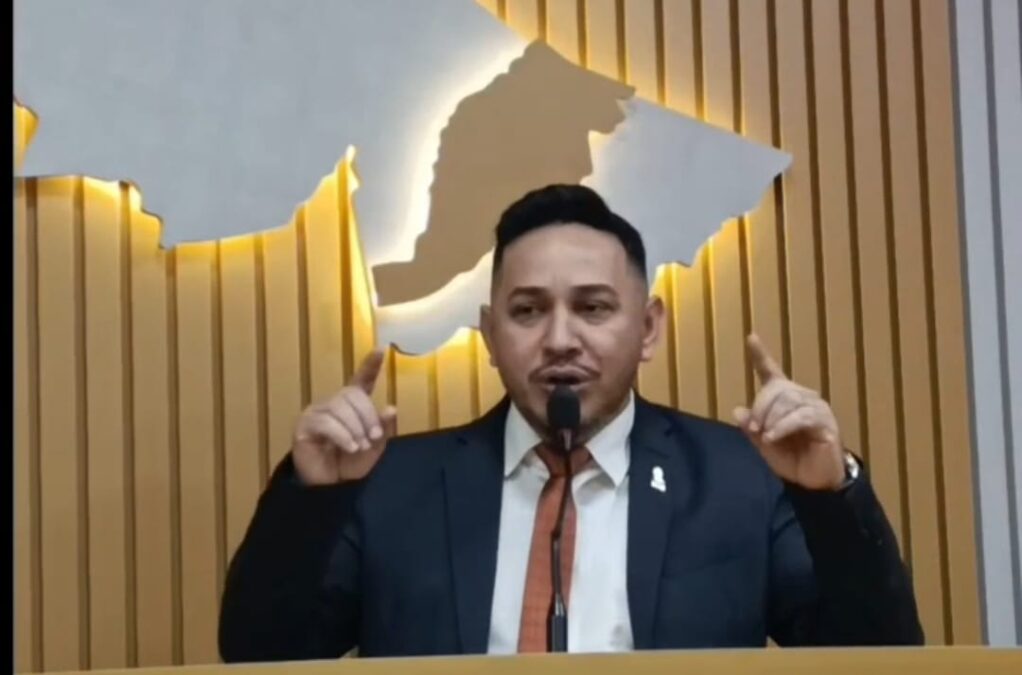 Vereador Francisco Maia denuncia descaso com aposentados na agência do Bradesco de Sena Madureira