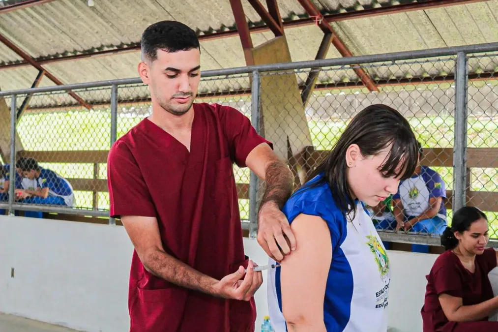Prefeitura de Cruzeiro do Sul inicia campanha de vacinação contra gripe nas escolas municipais e estaduais