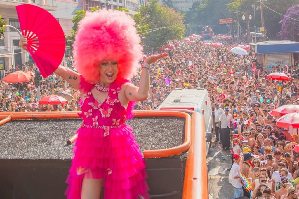 executivo-de-60-anos-abandona-carreira-para-virar-drag-queen