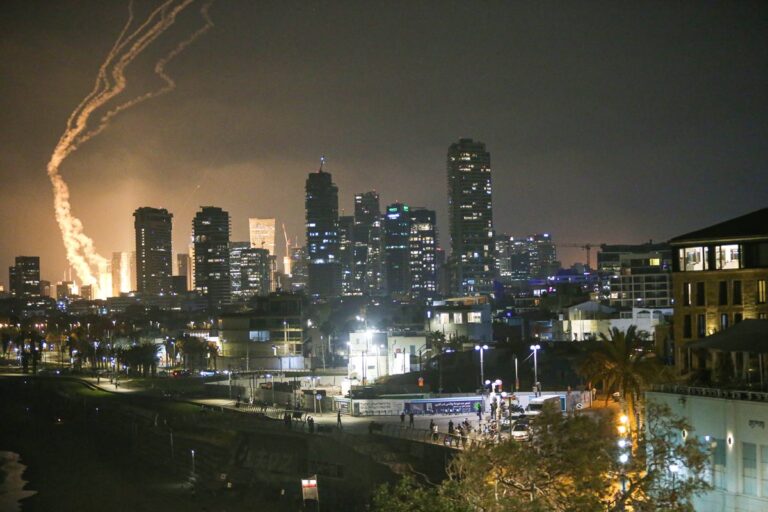 brasileira-relata-retomada-de-ataques-do-ira-em-israel.-video