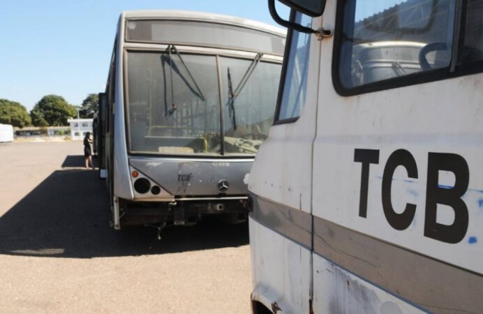 mesmo-apos-denuncias,-tcb-mantem-contratos-com-empresas-familiares
