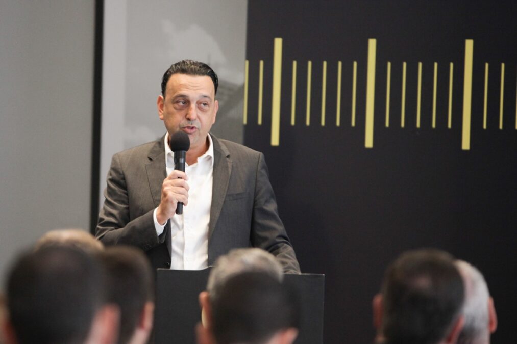 Vice-governador e prefeitos de SP retornam ao Brasil após ataques