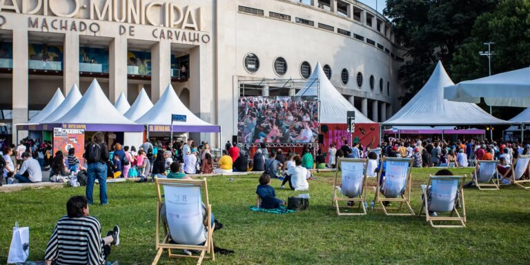 sp:-a-feira-do-livro-comeca-neste-sabado-no-pacaembu