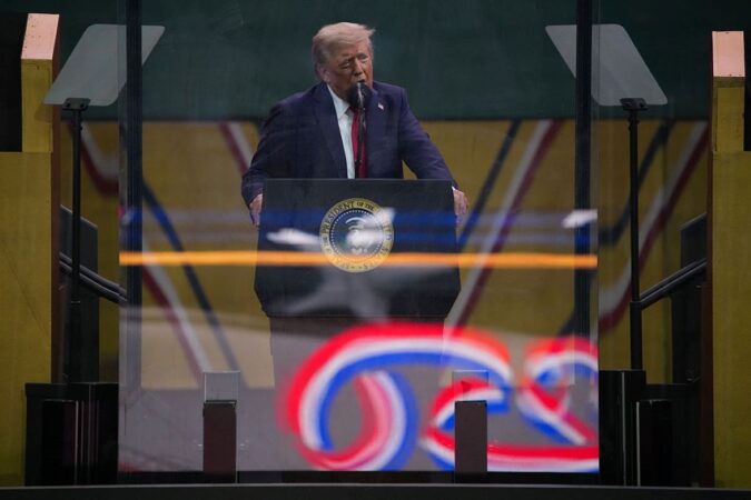 trump-participa-de-parada-militar-em-washington