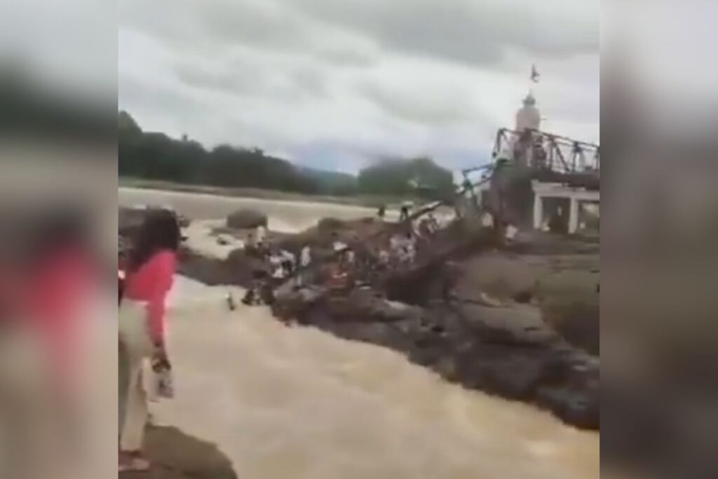 video:-ponte-desaba-na-india-e-pessoas-sao-arrastadas-pela-agua