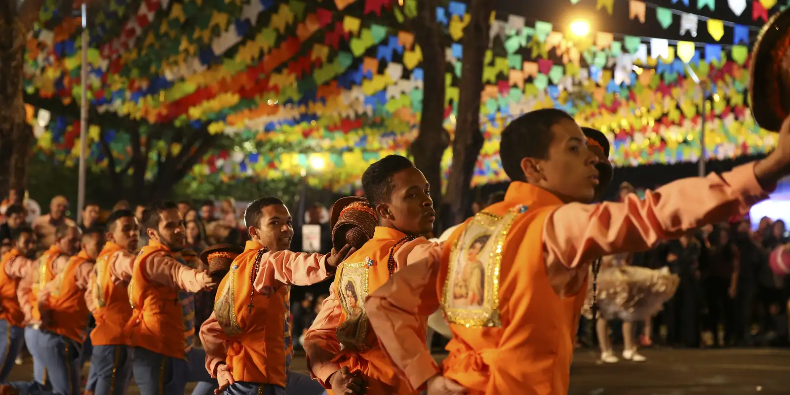 Com origem europeia, festas juninas misturam devoção, comidas e danças