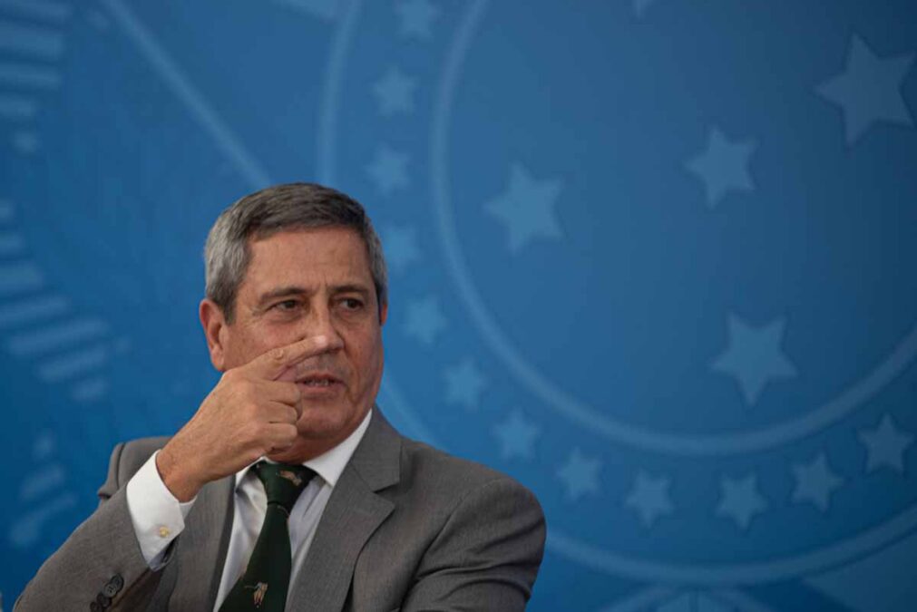 Defesa de Braga Netto pede acariação com coronel Mauro Cid