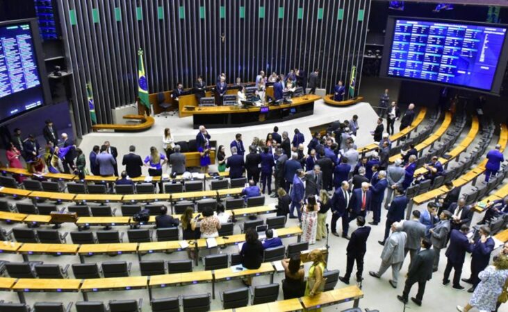 mais-de-60%-dos-votos-pela-urgencia-da-derrubada-do-iof-vieram-da-base