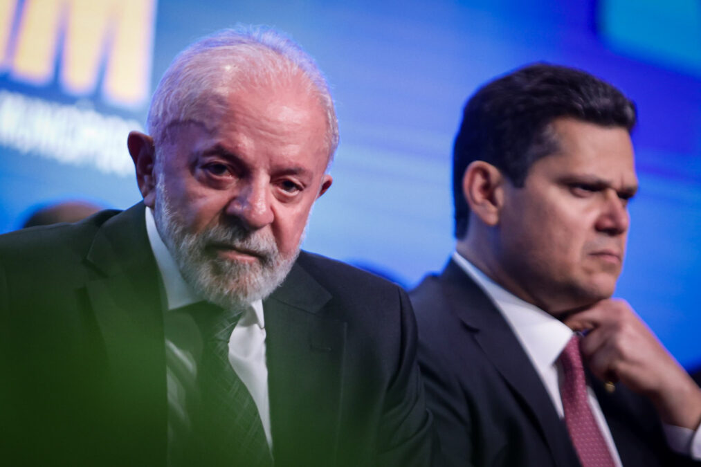 Aposta de Lula em Alcolumbre para salvar IOF pode naufragar