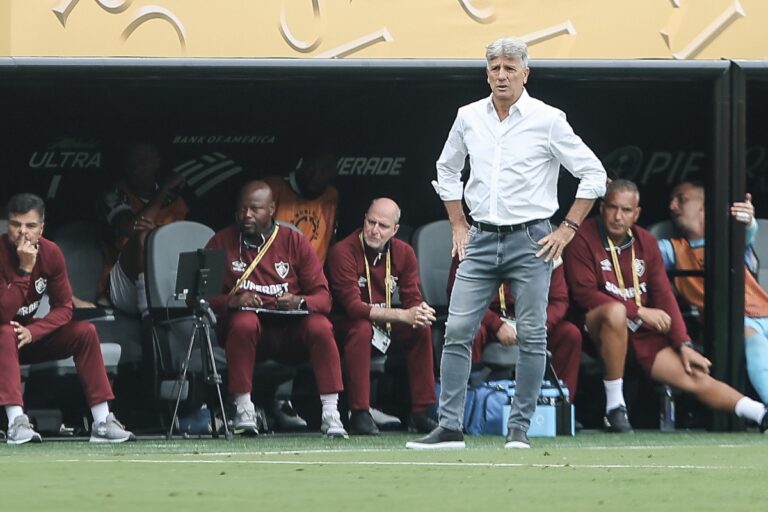 “nao-estou-surpreso”,-avalia-renato-gaucho-apos-boa-estreia-no-mundial