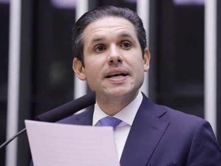 pl-da-anistia-pode-incluir-foragidos-no-exterior-e-mudar-penas-para-reus-do-8-de-janeiro