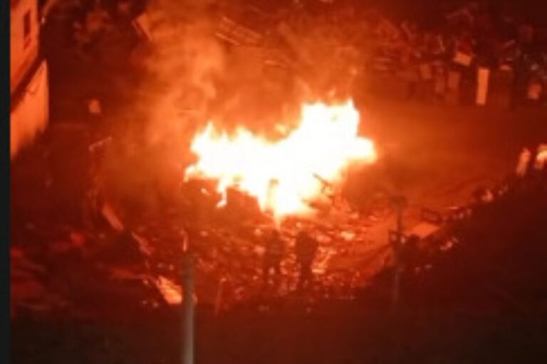 balao-cai-em-chamas-e-assusta-moradores-na-zona-norte-de-sp.-veja