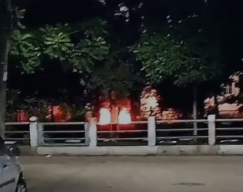 Vídeo: guerra entre CV e milícia incendeia ponte e aterroriza favela