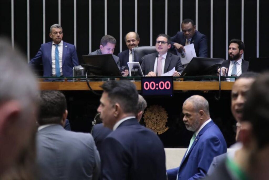pressionado,-governo-acelera-empenho-de-emendas-e-prioriza-centrao