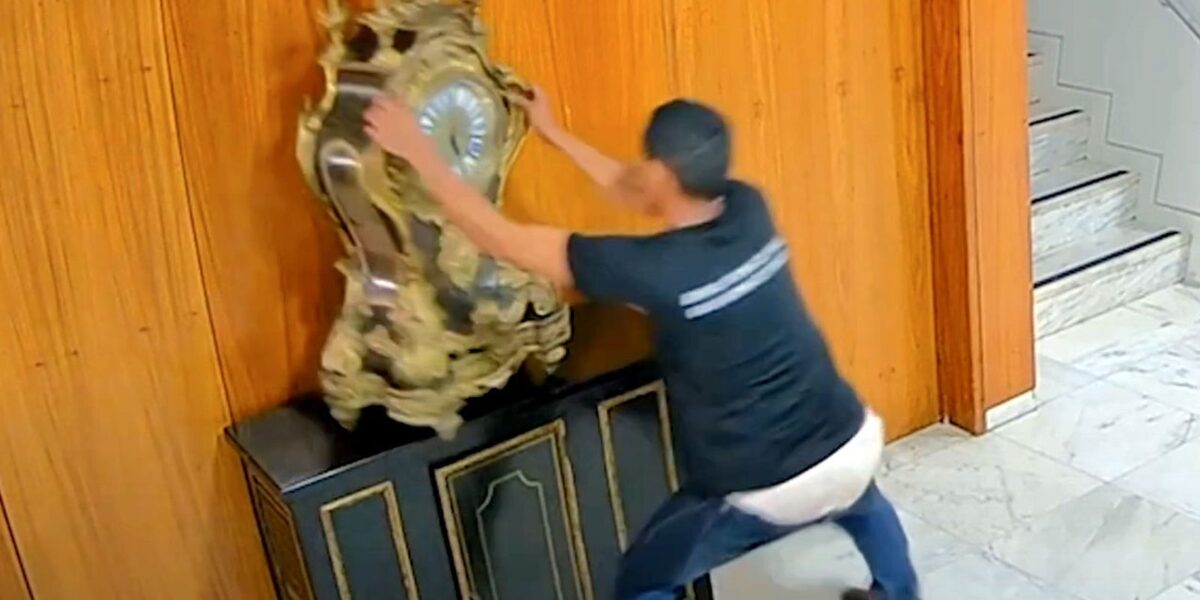 Moraes manda prender homem que quebrou relógio histórico do Planalto