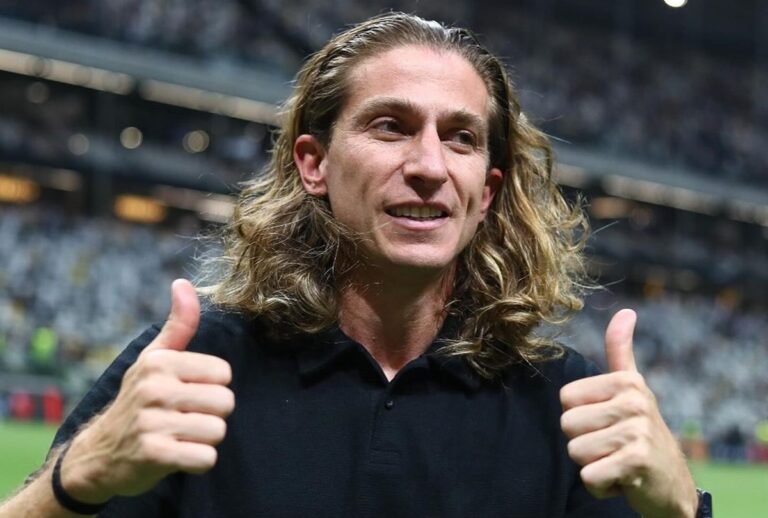 jornal-espanhol-se-derrete-por-filipe-luis-antes-de-estreia-no-mundial