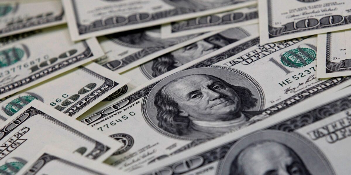 Dólar cai para R$ 5,50 após retaliação do Irã a bases americanas