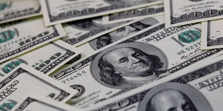 dolar-cai-para-r$-5,50-apos-retaliacao-do-ira-a-bases-americanas